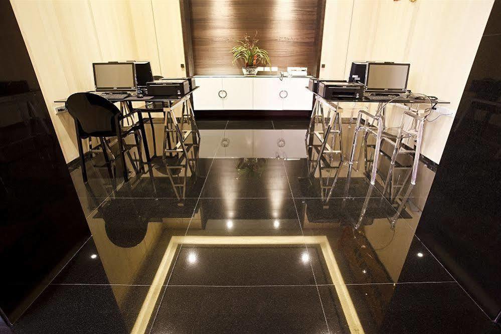 Royal Group Hotel Ho Yi Branch Kaohsiung Bagian luar foto